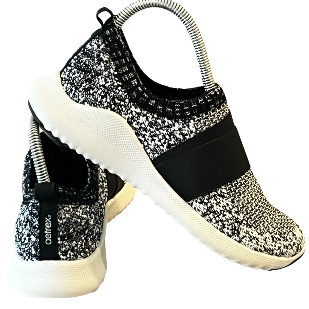 NWOT Aetrex Allie Sneakers Womens 6 6.5 Black Ombre Knit Arch Support
